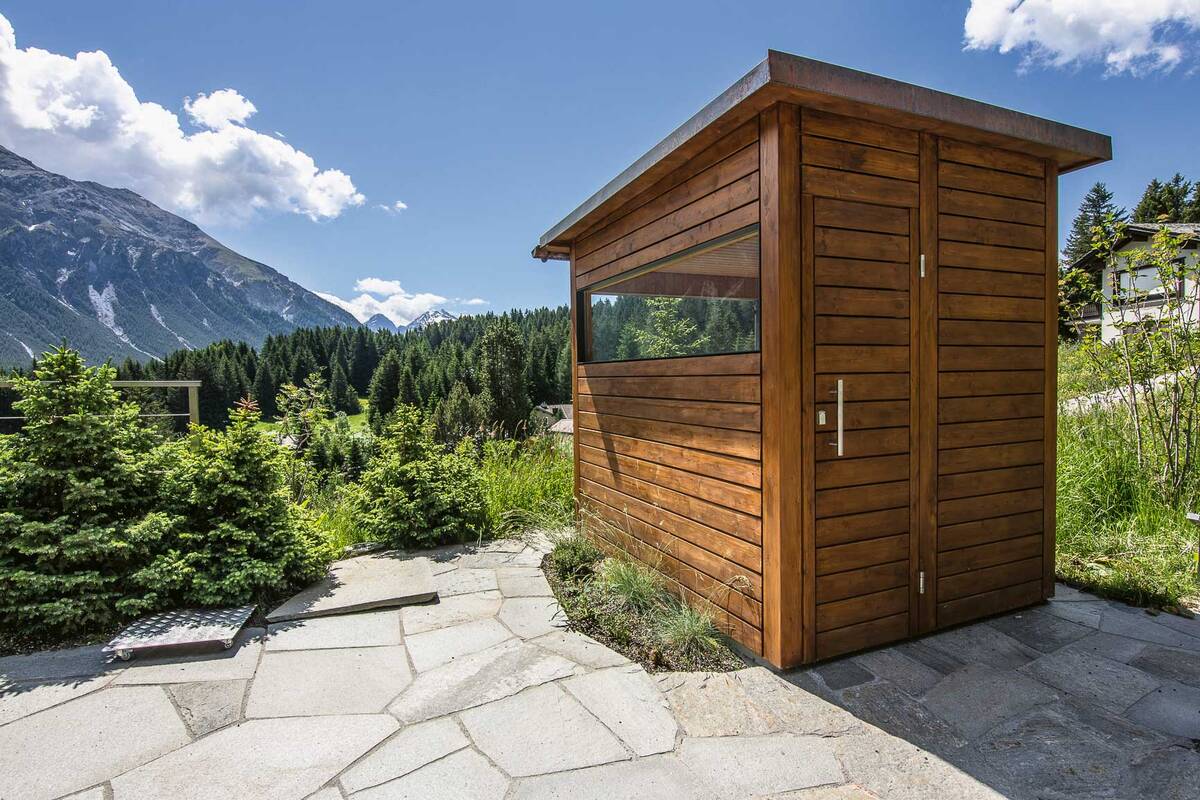 Ob im Grünen, auf der Terrasse oder dem Balkon: Die Fitness-Partner AG kümmert sich um die individuelle Realisierung der Sauna im Freien. Fitness-Partner AG.