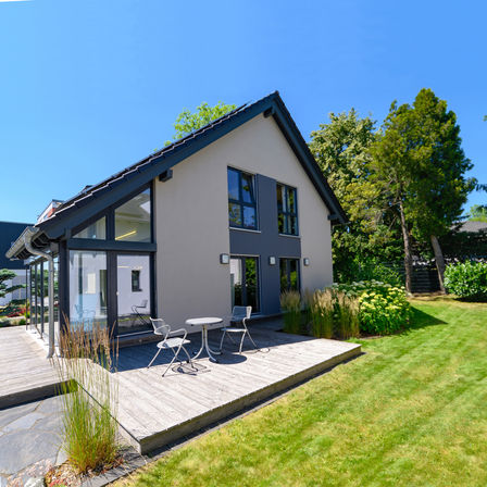 Die online Hauszustands-Analyse «HouzyCheck» analysiert digital den Sanierungsbedarf vom Haus.