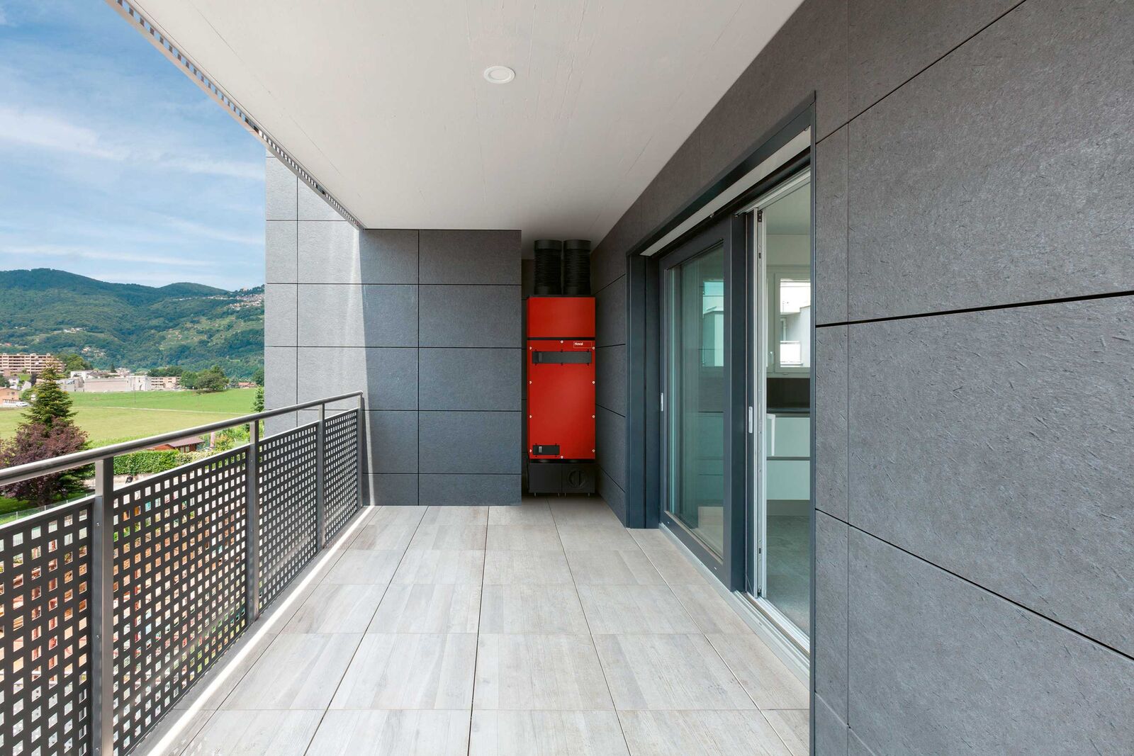 Das Komfortlüftungsgerät «HomeVent ER» passt sich flexibel der Umgebung an und integriert sich dezent.