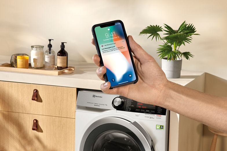 Per App den Überblick über die Waschmittelvorräte behalten und bei Bedarf nachbestellen. Electrolux.