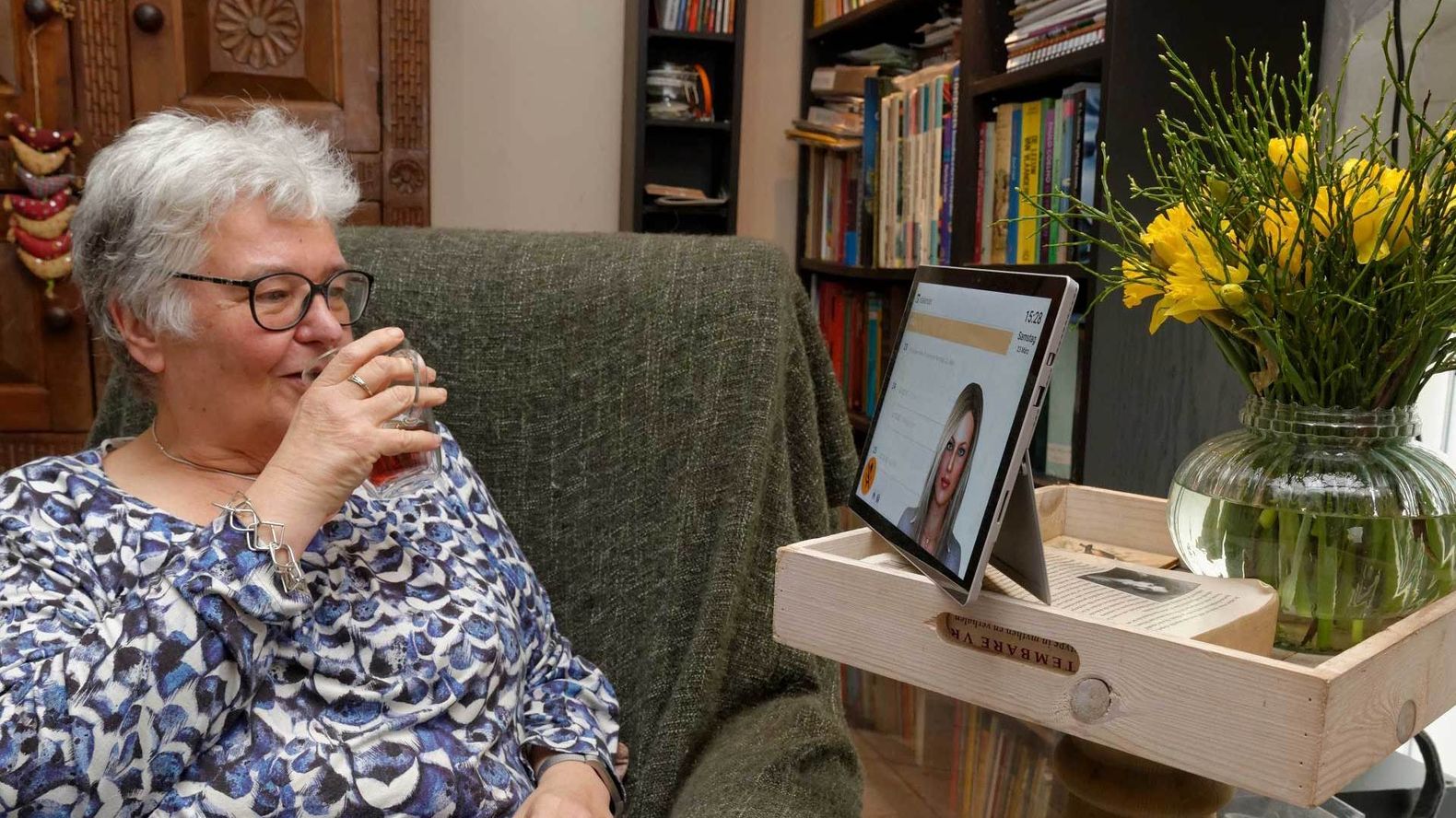 Die digitale Assistentin «Anne» hilft Seniorinnen und Senioren dabei, den Alltag zu strukturieren. www.hslu.ch