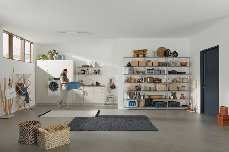 Möbel- und Schranksystem für Waschküche von Sanitas Troesch AG