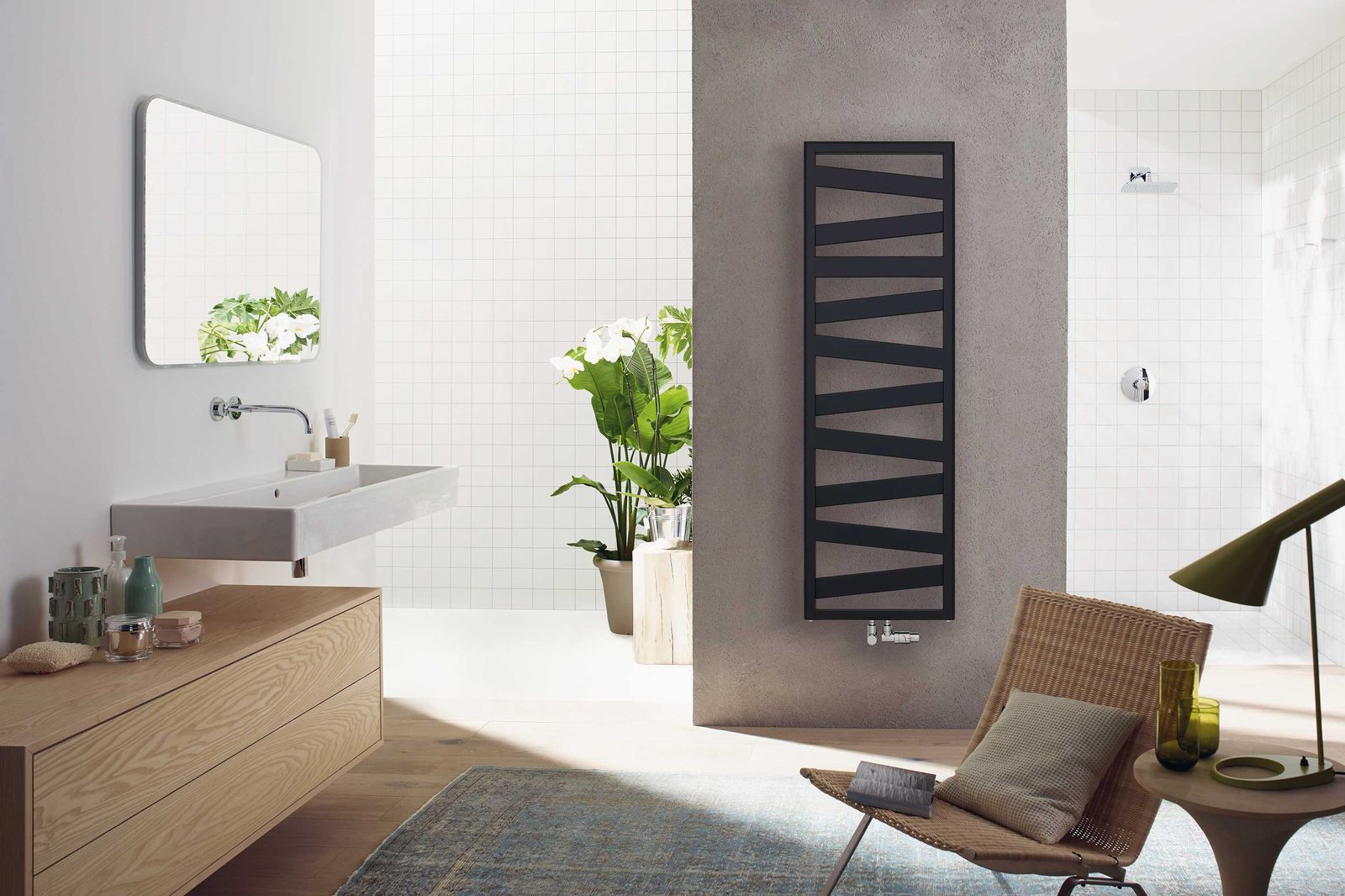 Moderne Heizkörper haben sich von ihrer klassischen Form losgelöst und sorgen nach wie vor für Behaglichkeit und Wärme.