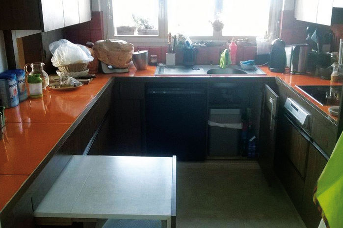 Vorher war die Küche dunkel und geschlossen.