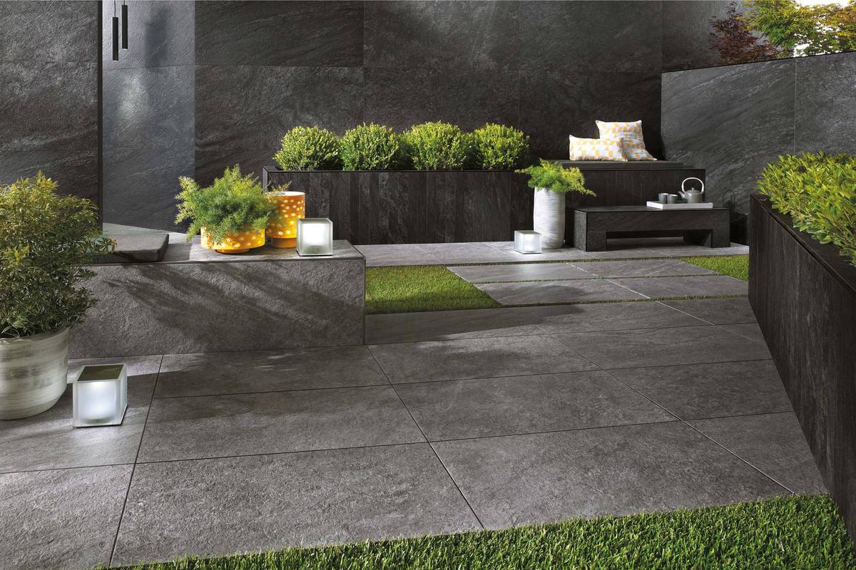 «Faroma» für Wand und Boden bildet die zeitlose Schönheit seltener Natursteine ab. Richner.