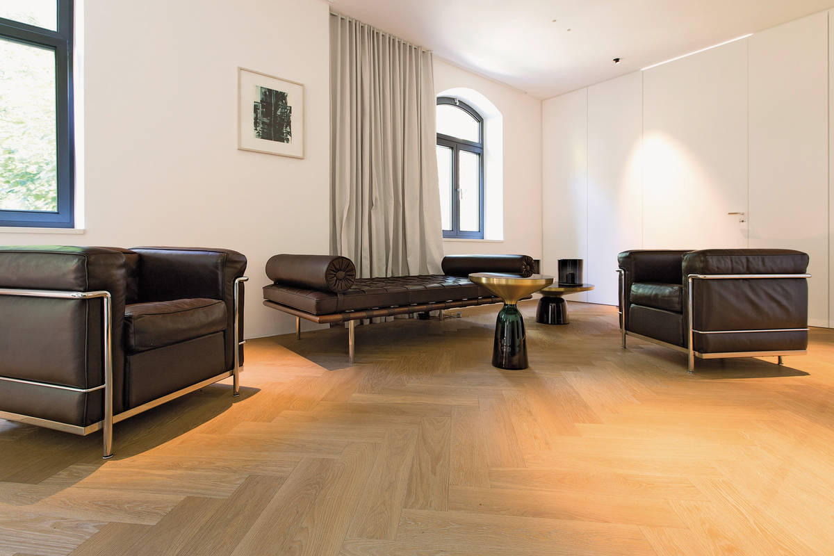 Zum örtlichen Benediktinerstift gehörend, wird Admonter-Parkett ausschliesslich vor Ort gefertigt. Stia.