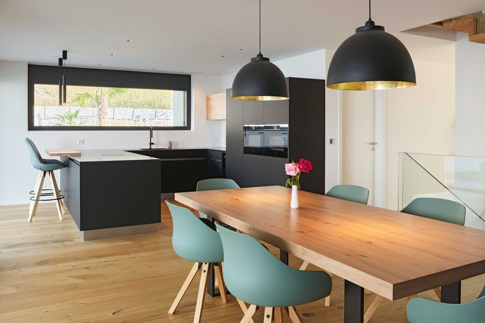 Stauraum: Küchenschränke. Loosli AG