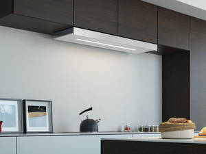 «Mythos» ist aus Edelstahl, mit schwarzer oder weisser Glasfront. Bei ausgeschalteter Lüftung sind die im Glas integrierten Bedienelemente unsichtbar. Franke.