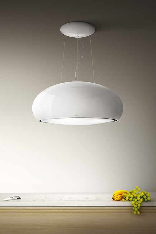 Erfrischt die Luft und leuchtet das Kochfeld aus: «Shell» von Elica/Merial.