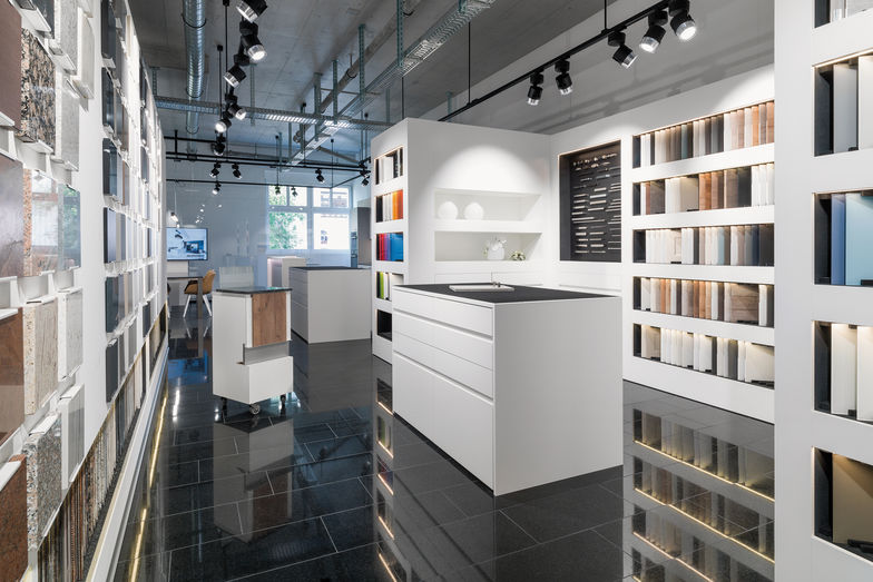 Hier findet die Bemusterung statt, die Auswahl der Materialien und Farben.