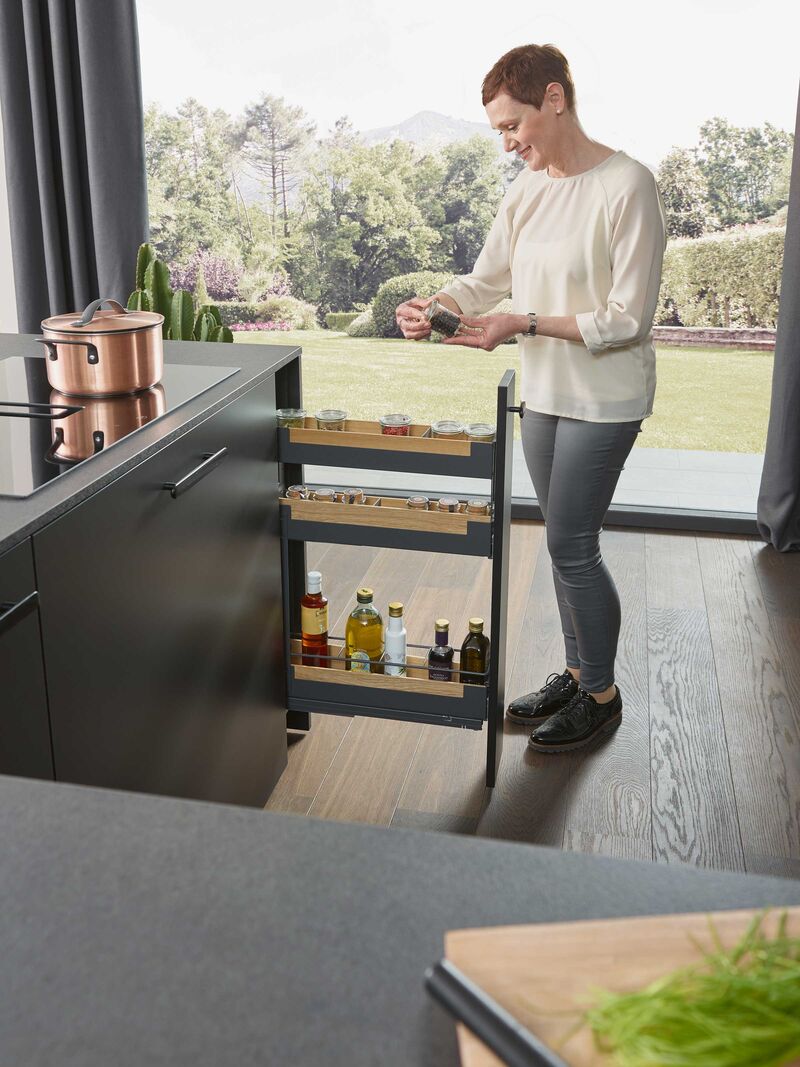 «Pinello» für den Unterschrank: Ein System, viele Ausstattungsvarianten (siehe unten). 