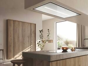 «Mythos Air Hub» vereint zwei Funktionen: Als klassische Abzugshaube saugt sie den Kochdunst ab und dank eines zweiten, separaten Luftstroms und zwei speziellen UV-C-Lampen neutralisiert sie bis zu 99,99% der Bakterien und Viren. Franke Küchentechnik AG.