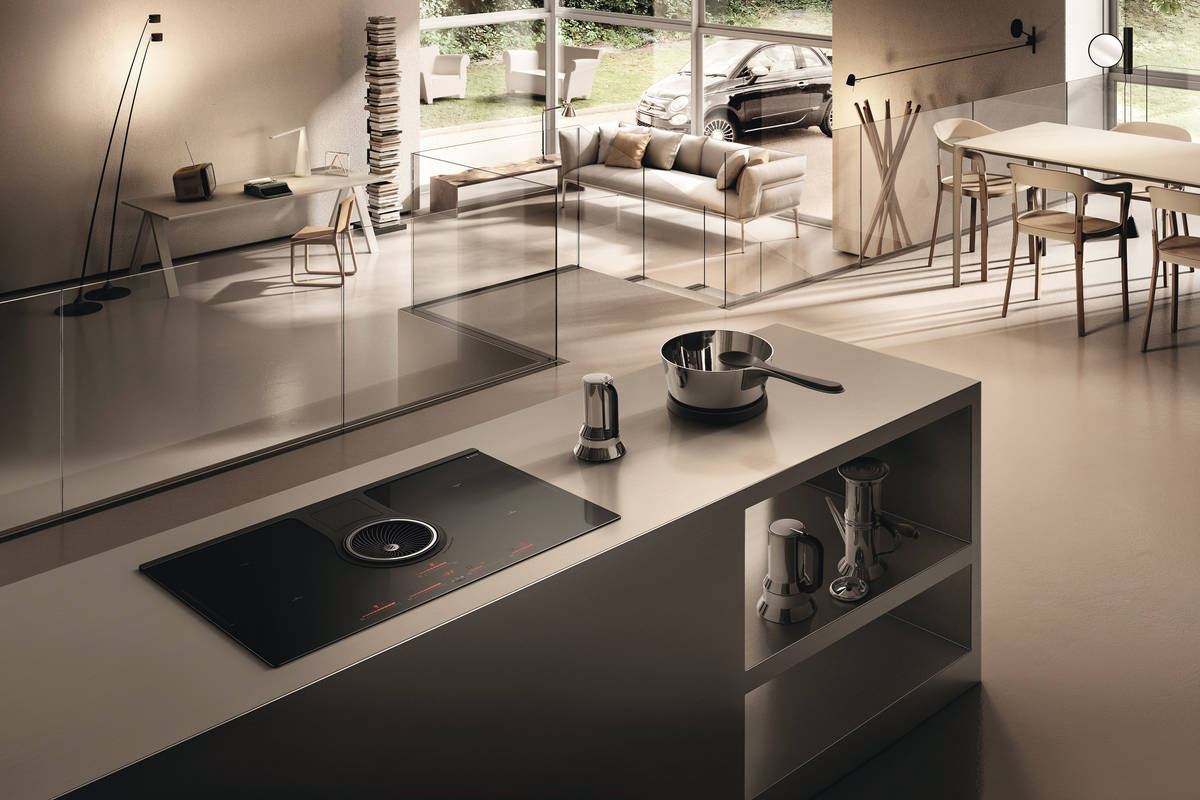 «NikolaTesla One» überzeugt mit Kraft, einem niedrigen Geräuschlevel und einer Energieklasse von A+. Die turbinenartige Optik ist ein Hingucker. Elica / AIB.