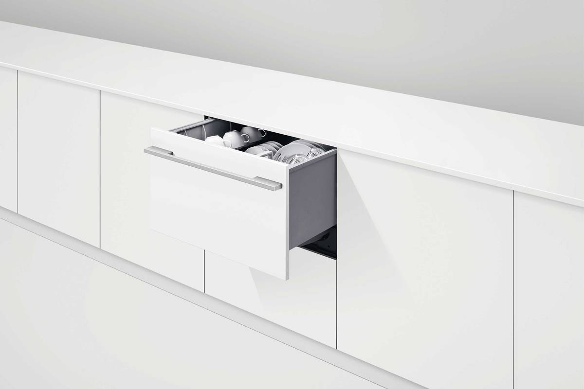 Bücken überflüssig: Der «DishDrawer« kann rückenfreundlich erhöht eingebaut werden. Mit separaten Einheiten für stark verschmutztes und empfindliches Geschirr. Fisher &amp; Paykel/Merial Vertriebs AG.