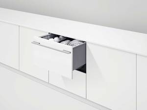 Bücken überflüssig: Der «DishDrawer« kann rückenfreundlich erhöht eingebaut werden. Mit separaten Einheiten für stark verschmutztes und empfindliches Geschirr. Fisher & Paykel/Merial Vertriebs AG.