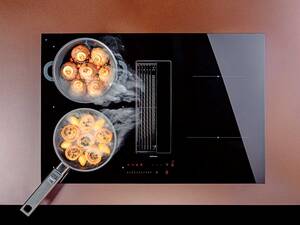 Kochfeld und Abzug vereint: Die Küchenlösung «Zero 76» von Falmec eignet sich hervorragend für kleine Küchen dank ihres ­kompakten Format. Falmec über Fors AG.