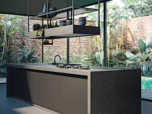 «Spazio» löst nicht nur in der Küche Begeisterung aus, sondern auch bei der Jury des renommierten Good Design Award. Die elegante Abzugshaube beinhaltet Regale für Geschirr sowie USB-Anschlüsse und Steckdosen. Fors.