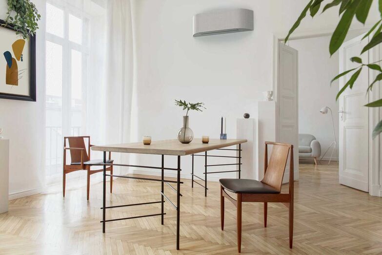 Mit «Haori» wird das Klimagerät zum ästhetischen Teil der Einrichtung. Das Wand-Klimagerät von Toshiba fügt sich mit einer individuellen Stoffabdeckung in den Raum ein. Über Krüger + Co. AG, www.krueger.ch