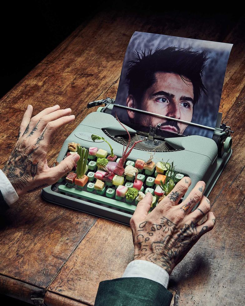 Exklusiv für Miele hat Autor Thomas Meyer das kulinarische Kriminalstücke «Immer der gleiche Salat!» geschrieben. Nenad Mlinarevic hat die Kurzgeschichte kulinarisch interpretiert und daraus ein einzigartiges Menü kreiert.