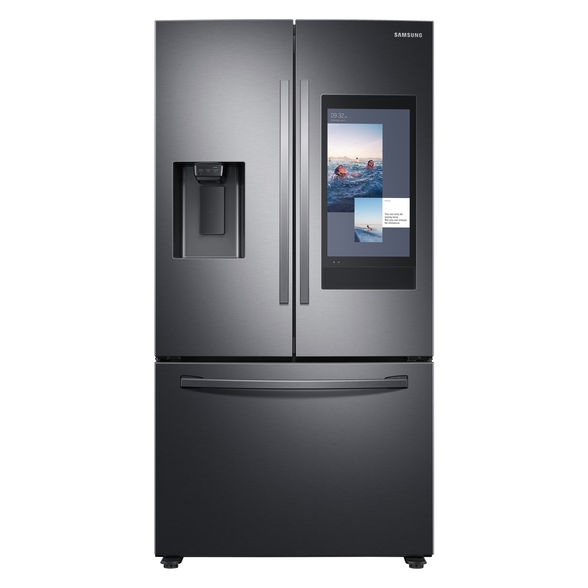 Rundum-Service: Durch die «View-Inside»-Funktion im «Family Hub»-Kühlschrank kann über den Touchscreen oder per Sprachbefehl nicht nur der Inhalt des Kühlschranks abgerufen werden, sondern auch eine digitale Einkaufsliste erstellt werden. Die Rezepte-App liefert anhand des Vorrates und der personalisierten Ernährungsbedürfnisse praktische Rezeptvorschläge. Wer sich während des Films einen Snack holen möchte, muss dafür nichts unterbrechen: Die Multimedia-Inhalte des Samsung TVs werden auf dem Display des «Family Hubs» übertragen.