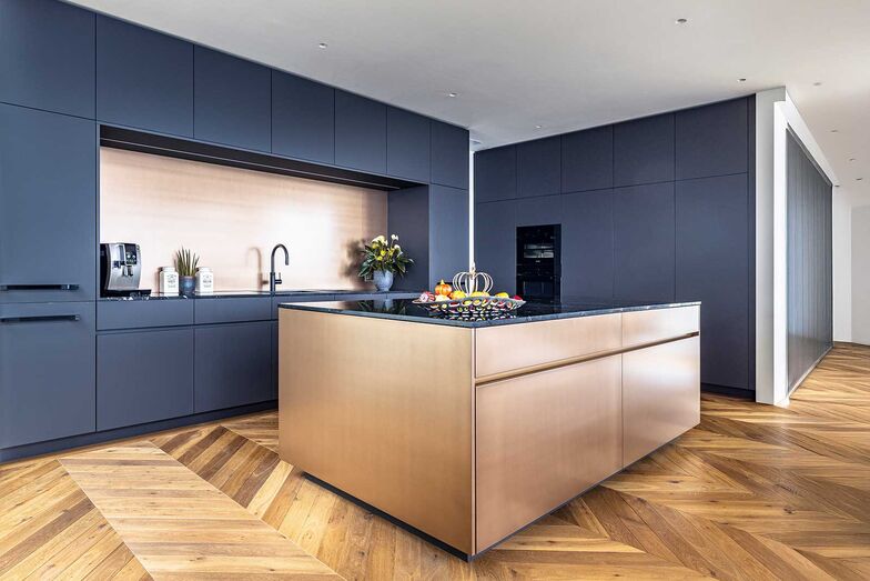 f&f Küchen AG, Root Aurelia die Goldene